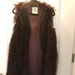BB Dakota fur-burgundy. Listed Zara for exposure